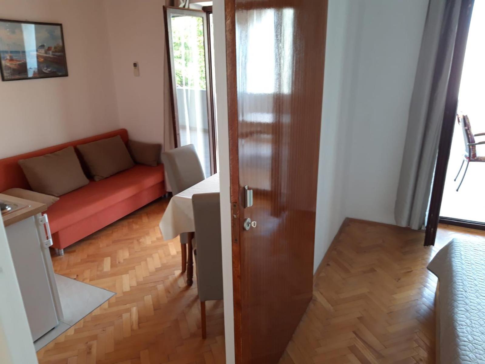 Apartmani R&B Radalj 마카르스카 객실 사진